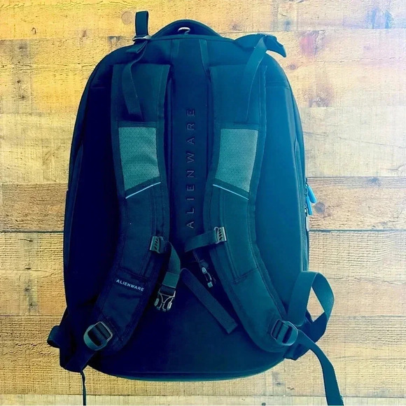 NWOT Mobile Edge Alienware Vindicator 2.0 Backpack for 15.6" Laptops - Picture 9 of 14